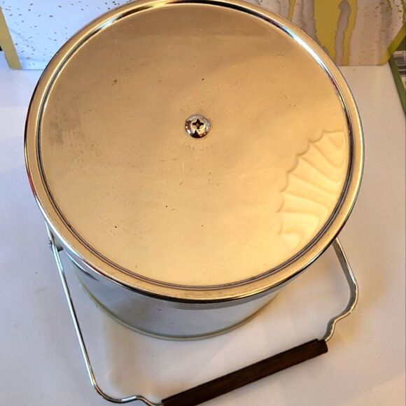 Vintage Pristine Atapco Shiny Chrome Wood Handle/Top Ice Bucket USA '60s - Picture 6 of 6